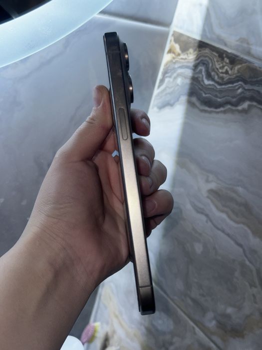 Продам айфон 15 про макс на 512 Гб