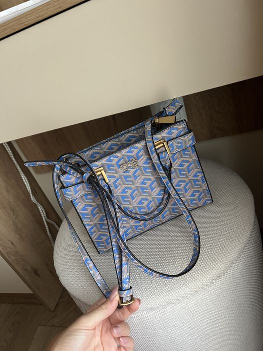Дамска чанта Guess