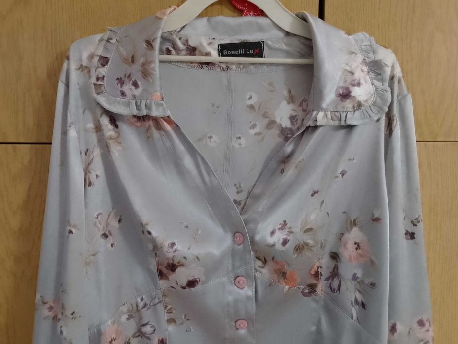 Красива блуза/риза от висококачествен сатен с блясък - 15 лв, S