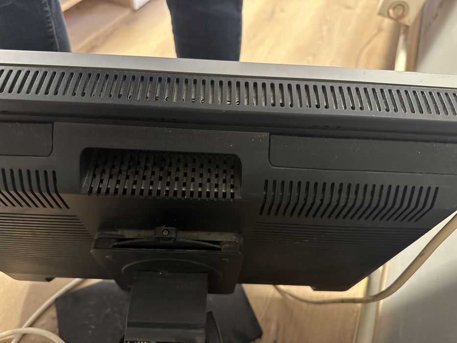 Монитор за компютър HP