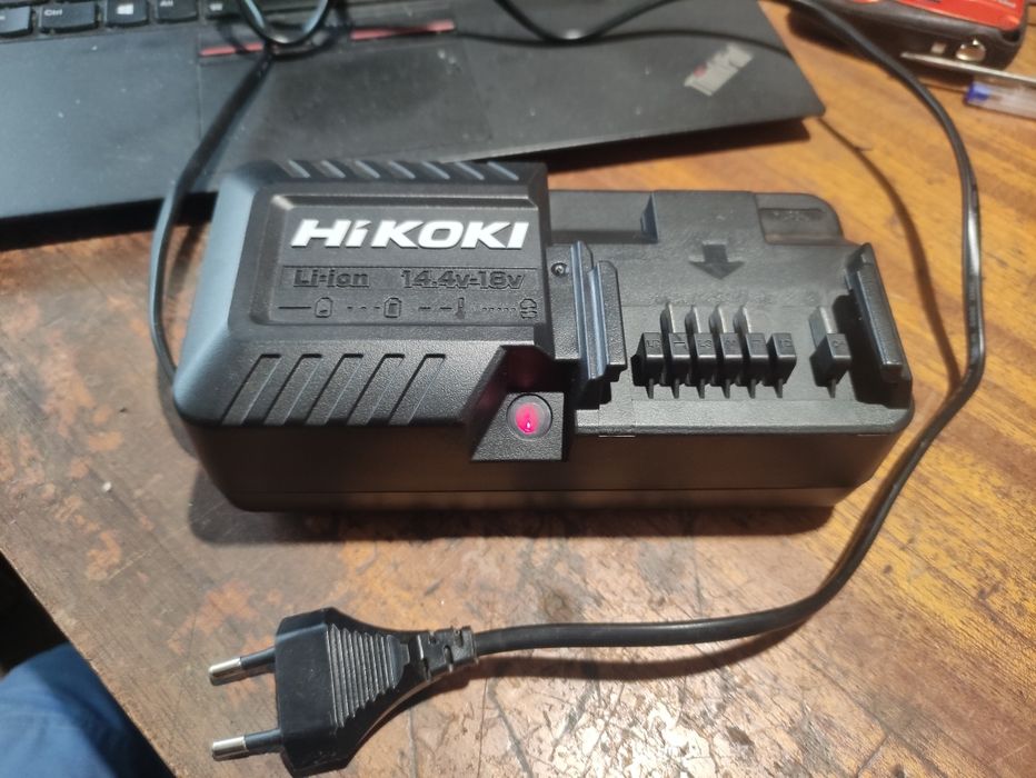 Оригинално бързо зарядно HiKOKI UC 18YKSL (14.4V - 18V)
​Продавам ориг