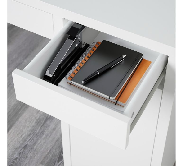 Стол письменный ИКЕА б/у собранный, не пользовались