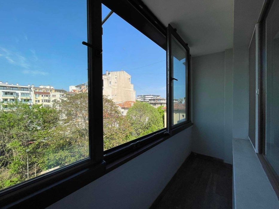 Дава се под наем Тристаен апартамент в Варна, Център - 90 кв.м за 765 € - Снимка #11