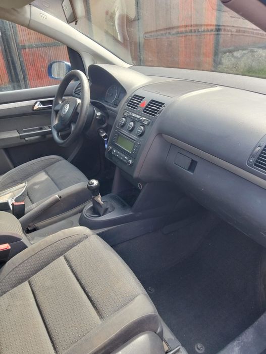 VOLKSWAGEN Touran 0 — imagine 5