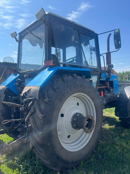 Продам трактор 1221