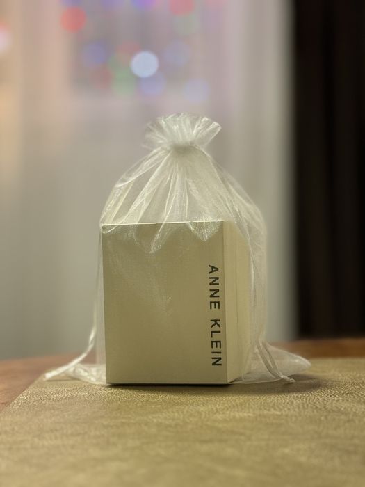 Ceas damă, ANNE KLEIN