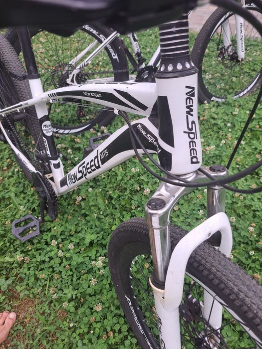 Vănd bicicleta ,stare f buna suspensi,frăne pe disc etc