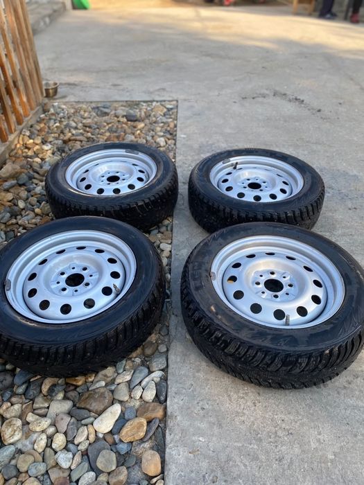 Продам комплект колёс зимние