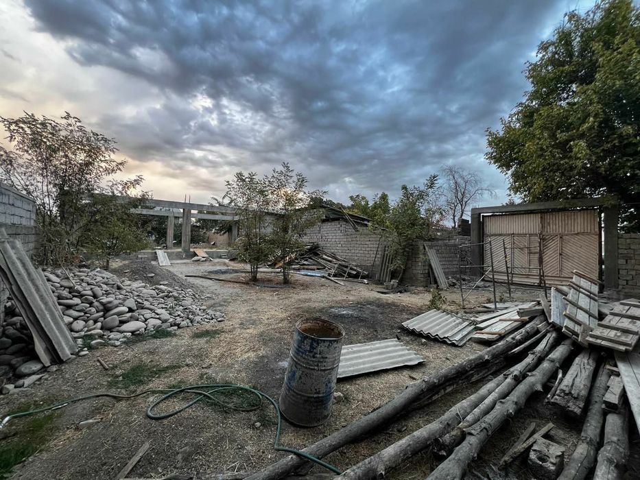 Yer sotaman, Qibray tumani, Bozsuv kanali, Mahalla Bo'ston