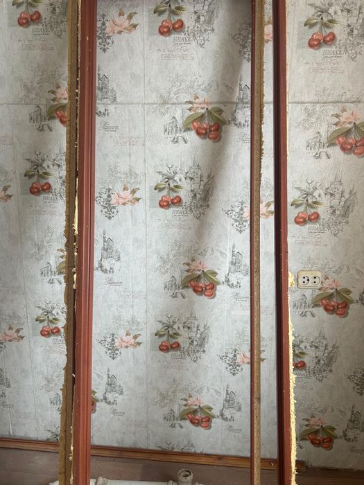 Екі есік сатылады.