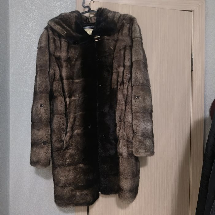 Продам шубу с капюшоном