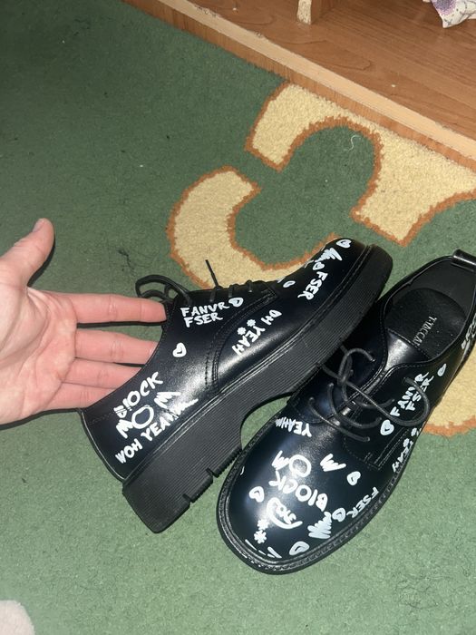 Продам новые полуботинки