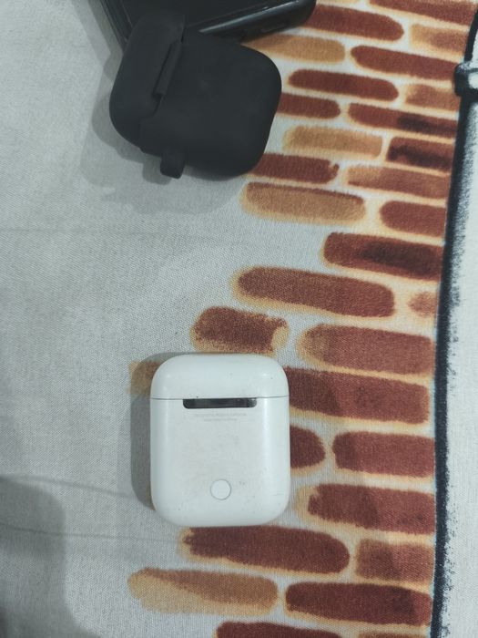 Vând căști airpods 2
