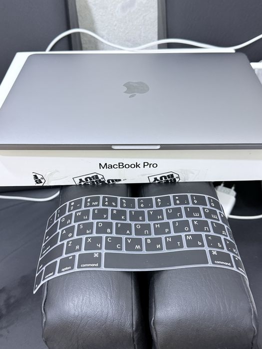 Macbook pro 2019 sotiladi srochno