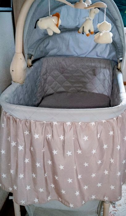 Продам детскую кроватку для малышей