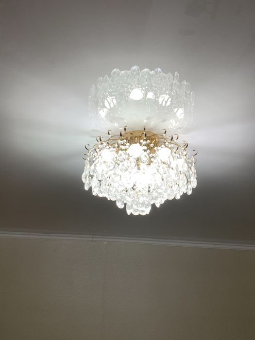 Люстра в хороше состоянии