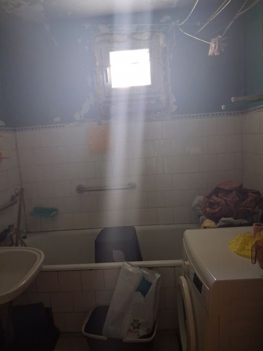 Proprietar ,Berceni ,spital Bagdasar Arseni ,3 camere cu 2 bai , an 1982