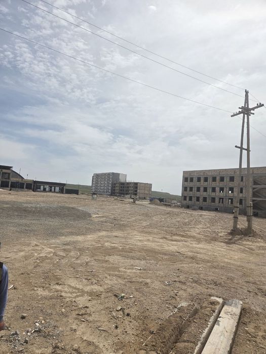 Zarafshon shahrida yer sotiladi