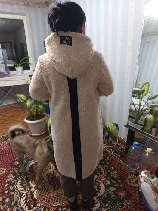 Пальто. 8000т продам