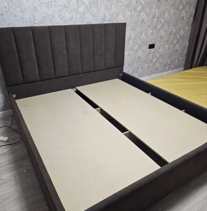 Продам Кровать б/у с матрасом