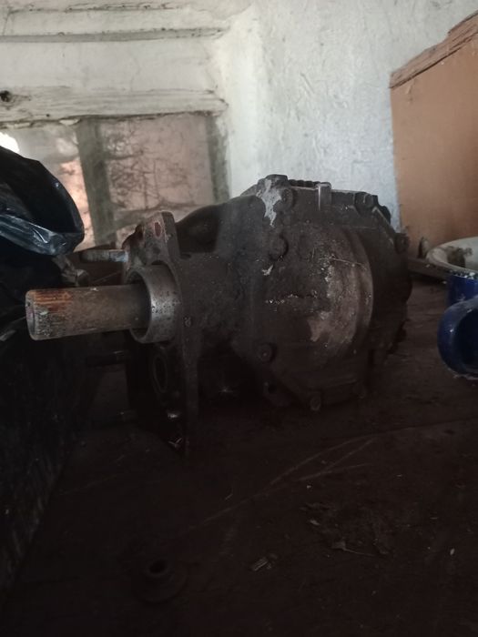 Продам раздаточный редуктор