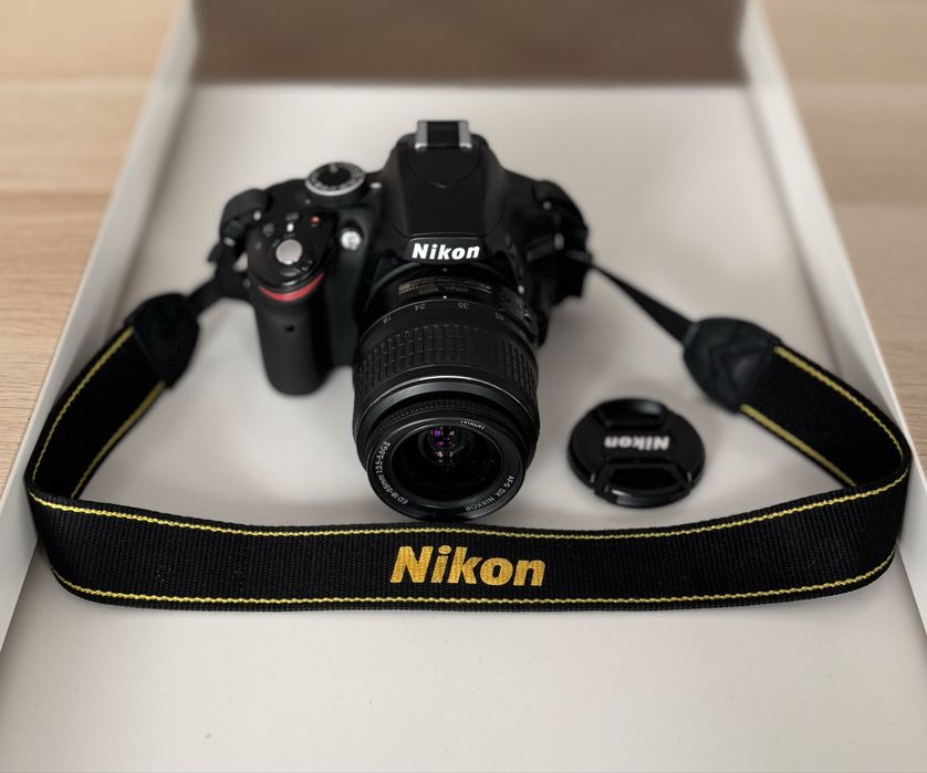 Nikon D3200 + obiectiv 18–55mm – stare foarte bună !