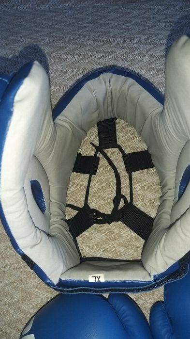 Перчатки практически новые