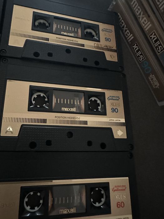 Vand un set de 6 casete Maxell XLII-S 90min