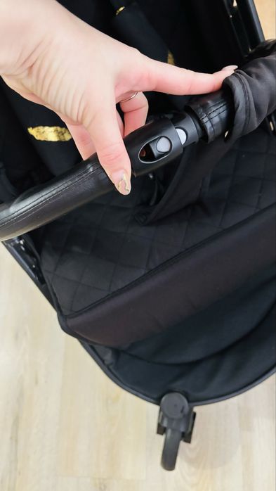 Продам коляску в хорошем состояние