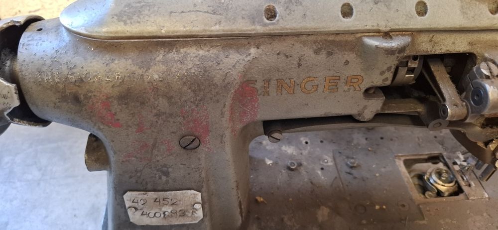 Masina de cusut SINGER