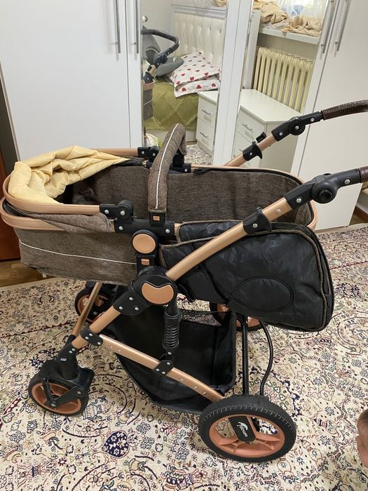 Продам  коляскуу