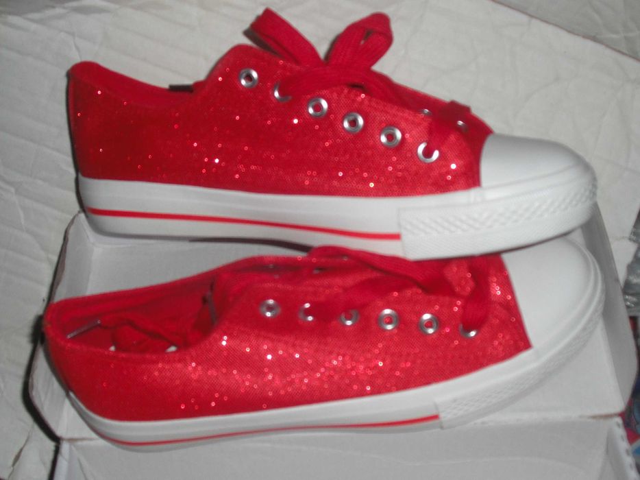 Кецове с ефект брокат, черни и червени, р-р 36 - 39