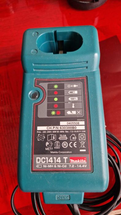 incarcator acumulatori filetanta Makita