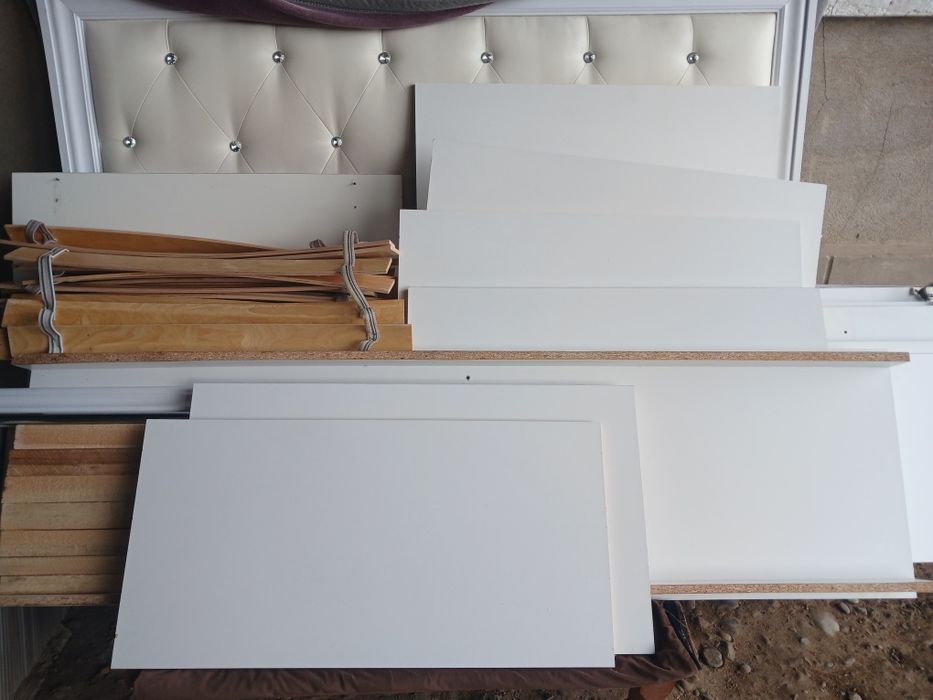 Спальний гарнитур