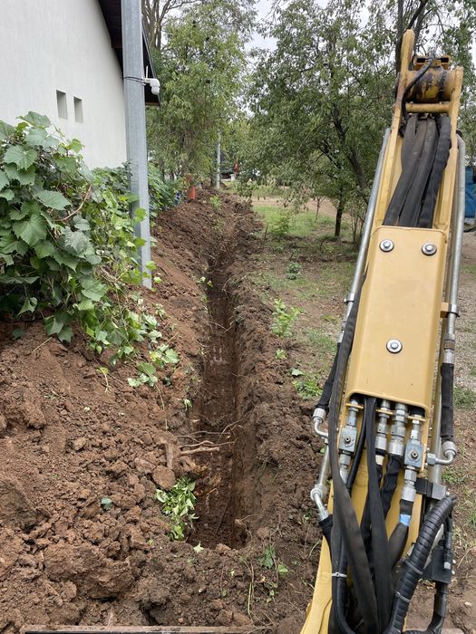 Inchiriez Miniexcavator/Bobcat