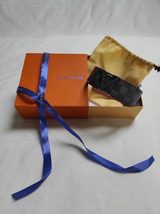 Curea Louis Vuitton – Stil și rafinament