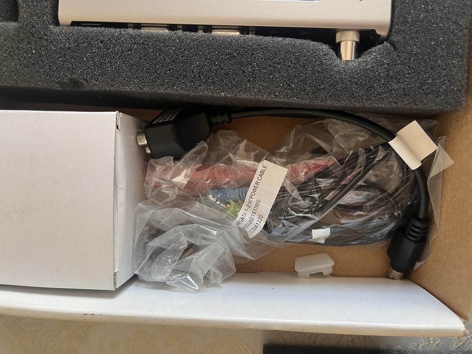 ТВ тюнер AVerTV Box 9