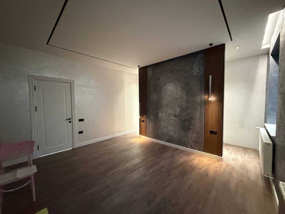 СРОЧНО !! Продаётся квартира в Яшнабаде 2/2/5 ( 57 кв/м ) Баку