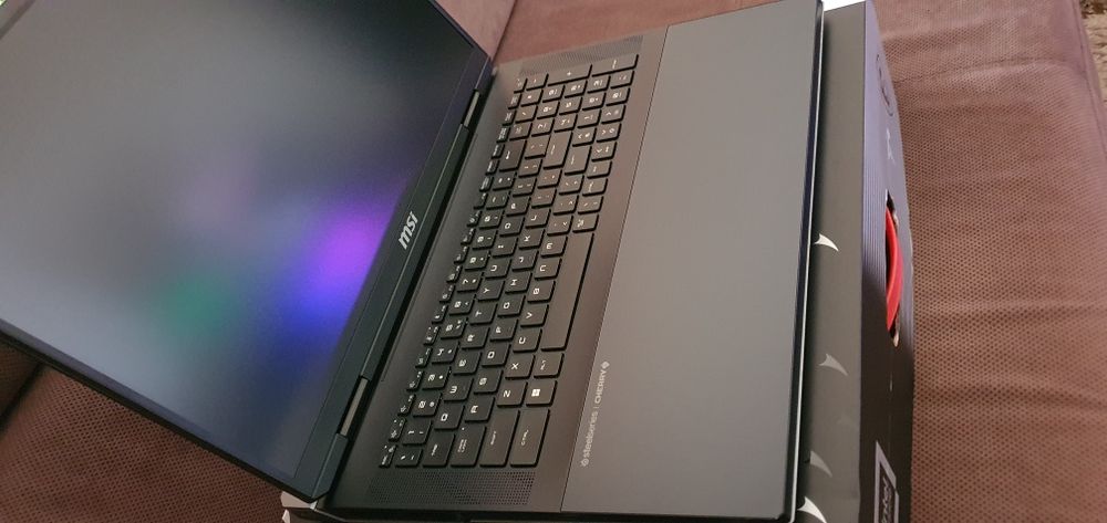 MSI Titan 18 HX A14VIG | RTX 4090 | i9‑14900HX | 128 GB DDR5 |4k 120Hz