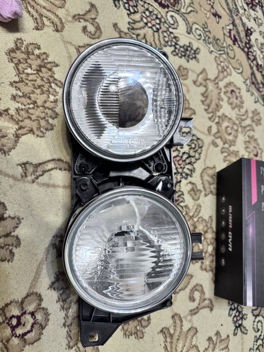 Подам фары (левое, правое) на е34 хелла оригинал