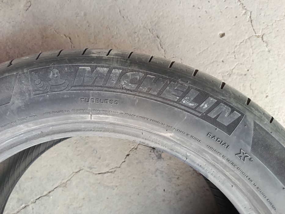 235/55/19 Michelin