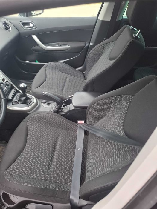 Vand peugeot 308 SW 13000 lei fix