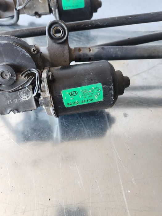 Ansamblu Motoras Stergatoare Stergator Kia Sorento An 2002-2003-2004-2005-2006-2007-2008-2009 Volan