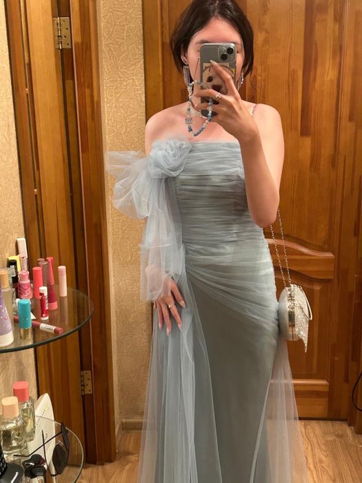 Продам Шикарное платье ! ! Сшито на заказ !