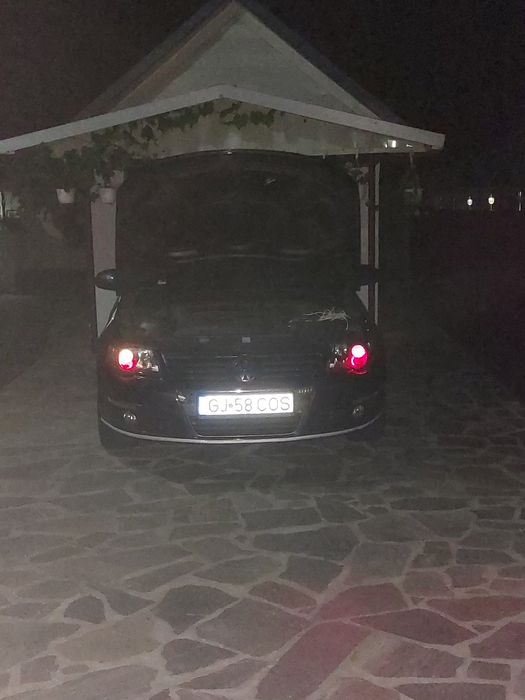 Vând faruri passat b6.