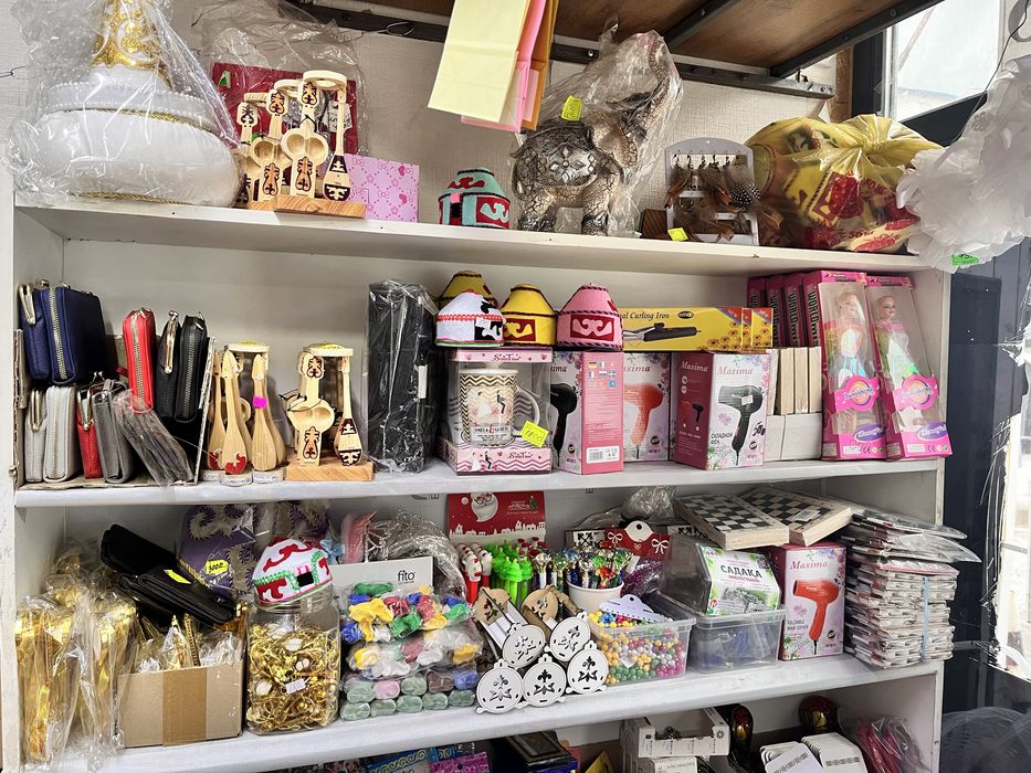 Тойбастар, Костюмы, сувениры, корзины и др