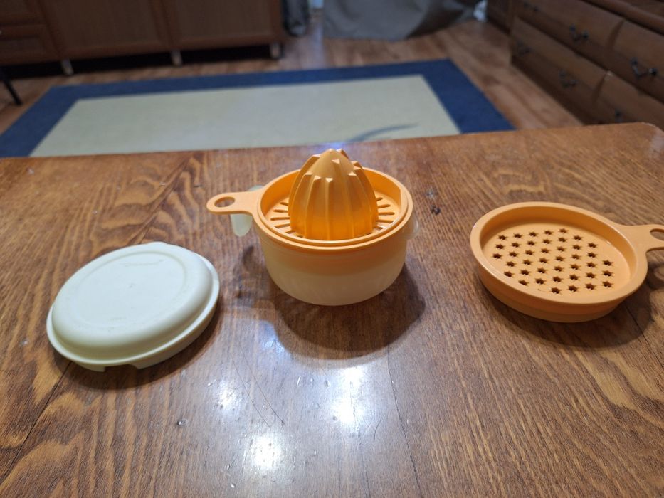 Терка, соковыжималка с контейнером tupperware