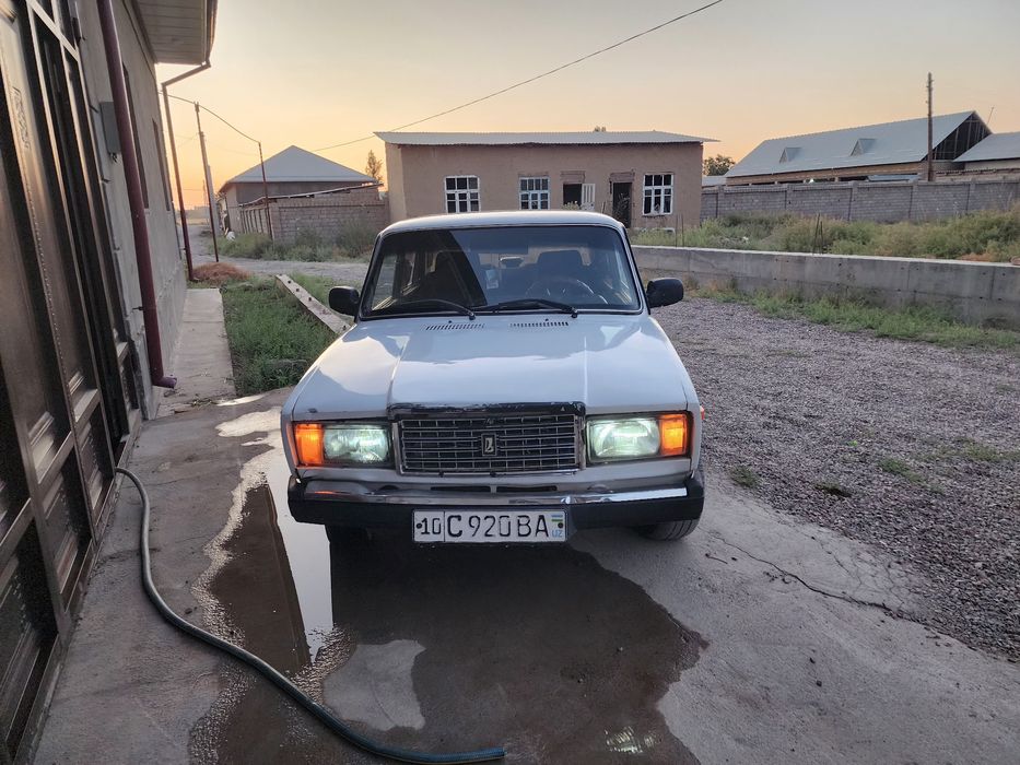 Vaz2105 07 qilingan 1982ㅡyili metal gaz