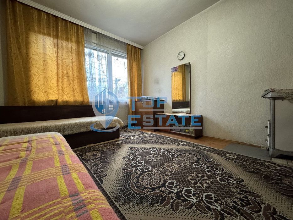 Тристаен тухлен апартамент в центъра на град Велико Търново