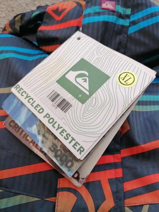 Продавам чисто нови детски зимни комплекти - яке и панталон с тиран